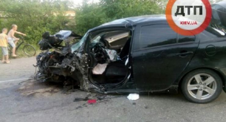 На Николаевщине Mitsubishi врезался в грузовик DAF, водитель погиб