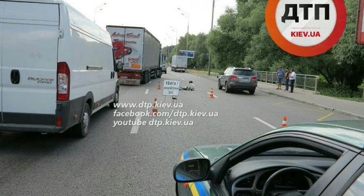 В Киеве под колесами Porsche Cayenne погибла женщина-пешеход (фото)