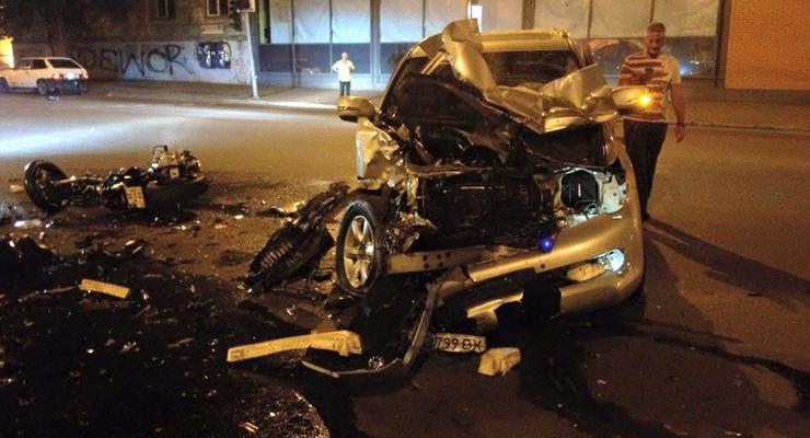 В Днепропетровске в аварии с Lexus погибли байкеры (фото 18+)