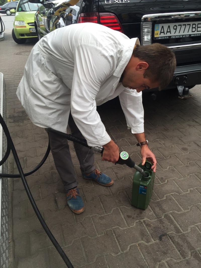 Что заливают: эксперты проверили восемь образцов дизельного топлива на украинских АЗС / autoua.net