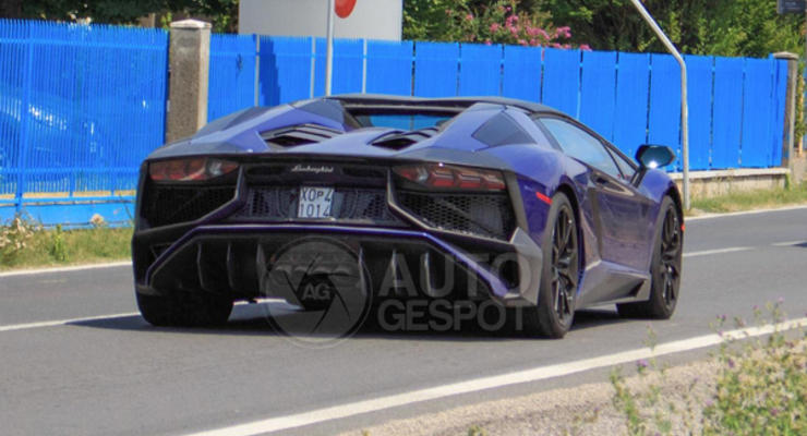 Родстер Lamborghini Aventador покажут 14 августа