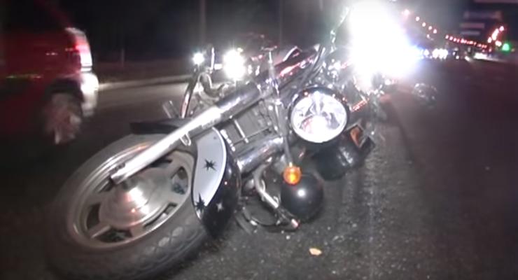 В столице мотоциклист насмерть сбил женщину