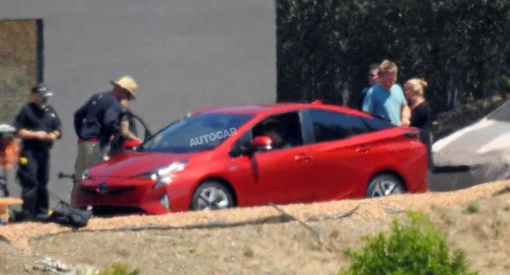 Новое поколение Toyota Prius заметили на тестах (фото)