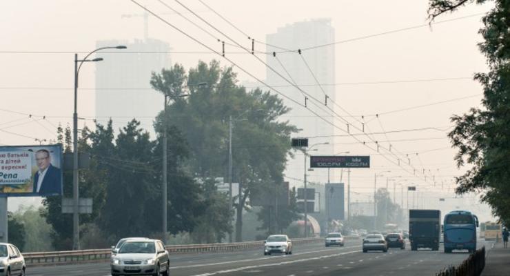 Из-за дыма в Киев закрыли въезд фурам