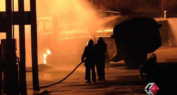 В Николаеве на АЗС взорвался бензовоз (видео)