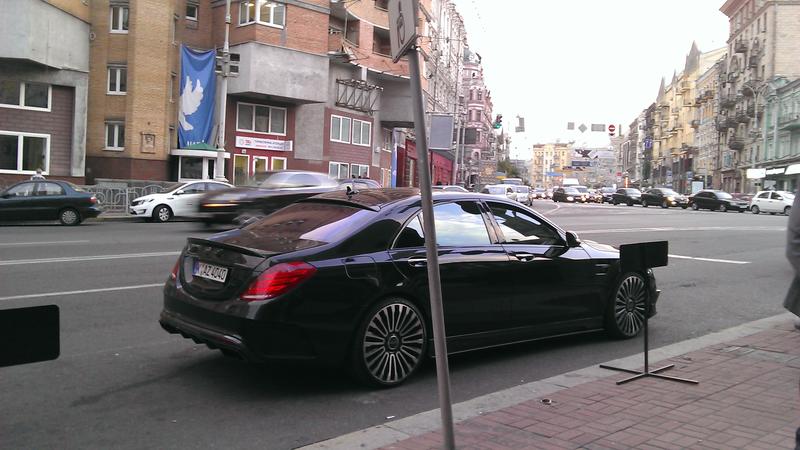В Киеве заметили 1000-сильный Mercedes за полмиллиона евро (фотофакт) / topgir.com.ua