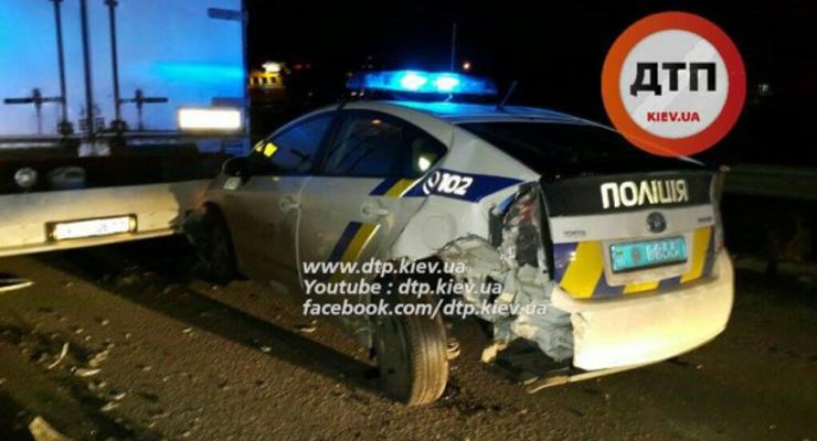 В Киеве произошло двойное ДТП с участием машины полиции