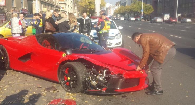 В Венгрии суперкар Ferrari устроил тройную аварию (фото)
