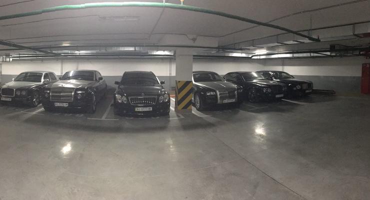 На паркинге в Киеве заметили сразу шесть люкс-каров одного хозяина (фото)