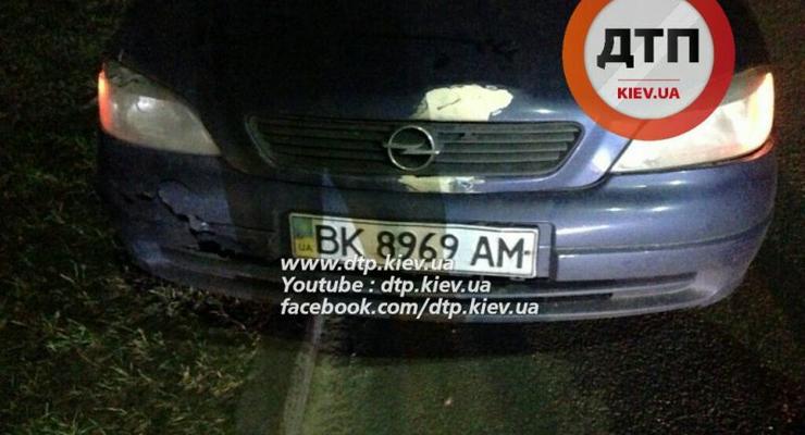 В Киеве пьяный водитель Opel врезался в Daewoo и уснул (видео)