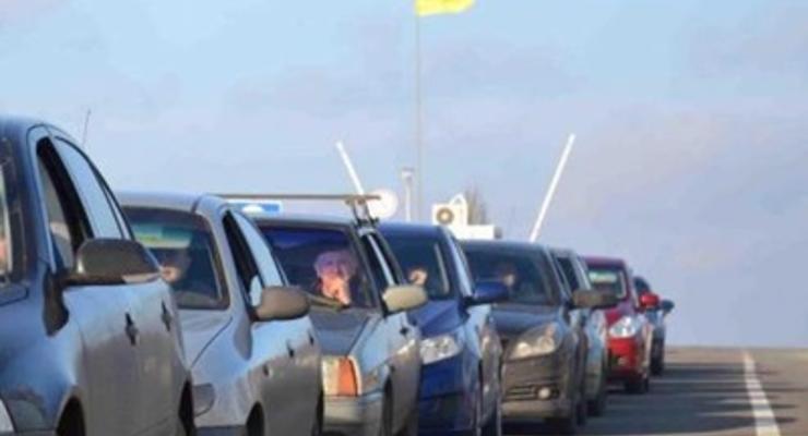 На украино-польской границе сотни авто стоят в очередях