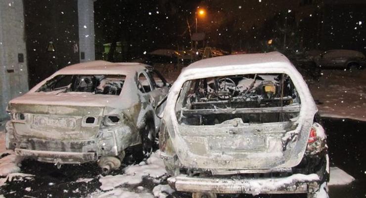 За сутки в Киеве сгорели четыре авто