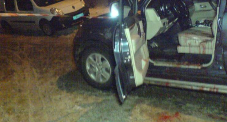 В Киеве неадекватный водитель после ДТП накинулся на женщину с ножом