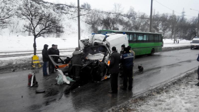 В Харькове произошло смертельное ДТП с участием скорой и автобуса / dozor.kharkov.ua