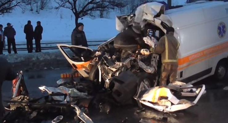 Опубликовано видео момента кровавого ДТП со скорой в Харькове