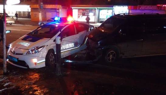 В Киеве патрульный Prius попал в ДТП