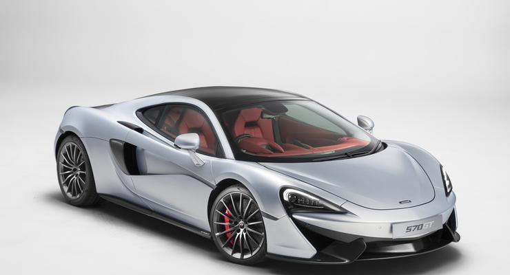 Компания McLaren показала спорткар с двумя багажниками