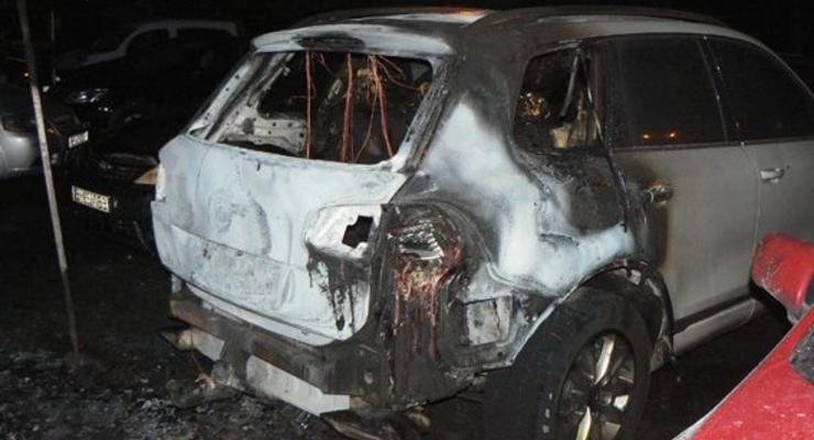 В Хмельницком на стоянке сожгли Porsche и Volkswagen
