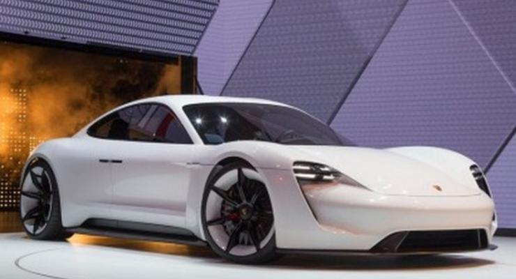 Porsche запустит в серийное производство электрокар Mission E