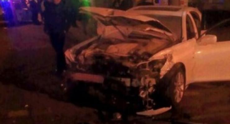 В центре Одессы блондинка на Lexus врезалась в Renault, есть пострадавшие