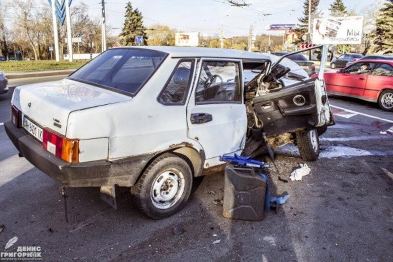 В Донецке авто с символикой Красного креста попало в ДТП / 62.ua