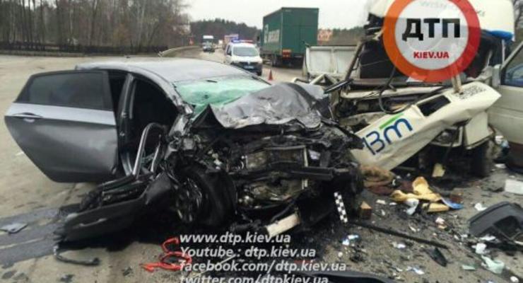 Под Киевом Hyundai и Iveco столкнулись лоб в лоб