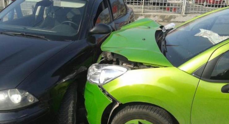 В Киеве водитель SEAT Cordoba устроил аварию