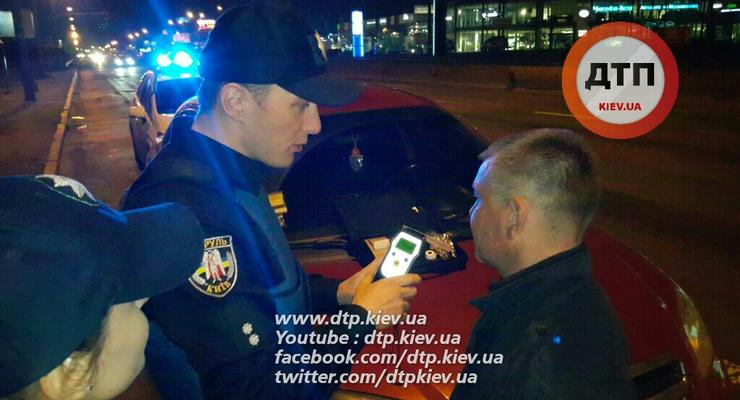 В Киеве таксист задержал пьяного на Chevrolet