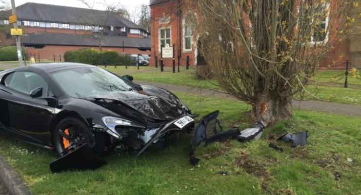 В Великобритании владелец разбил McLaren через 10 минут после покупки