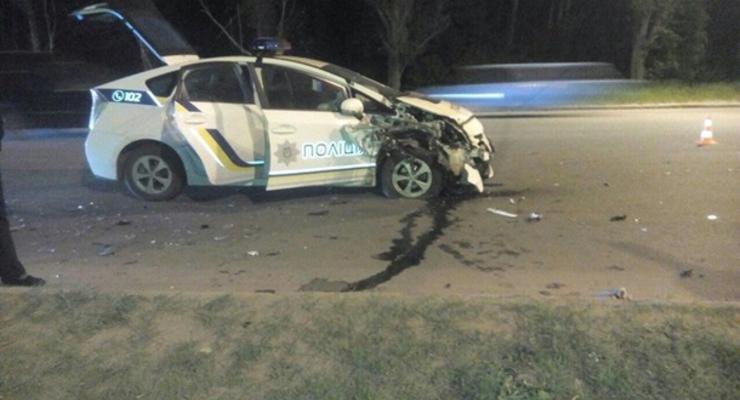 В Харькове патрульная машина попала в тройное ДТП