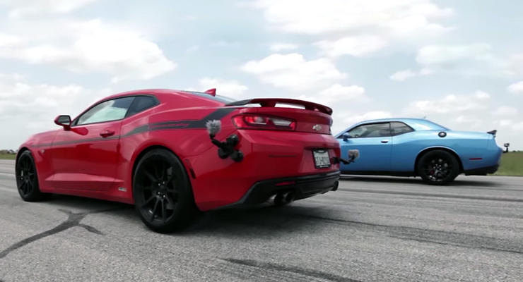 Camaro и Dodge Hellcat сравнили в дрэг-рейсинге