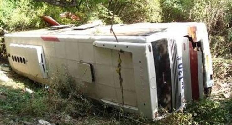 В Азербайджане упал в пропасть автобус со студентами, есть жертвы