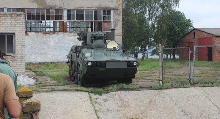 Новый украинский броневик испытали на водохранилище под Харьковом