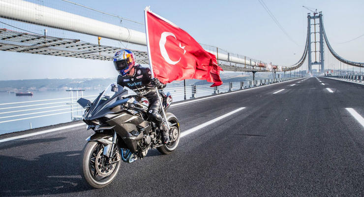 Новый рекорд: серийный мотоцикл разогнали до 400 км/ч
