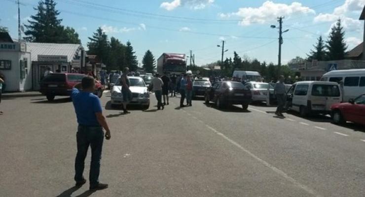 На украинско-польской границе заблокировали проезд автотранспорта