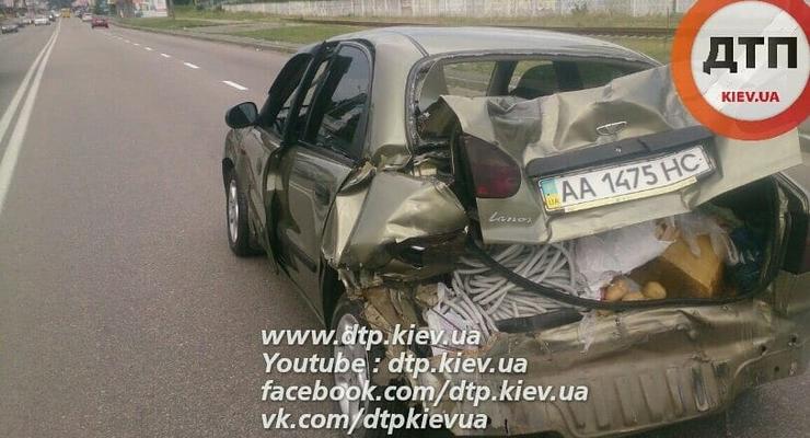 Пьяная водитель устроила ДТП под Киевом и пыталась сбежать