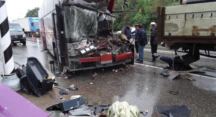 В Подмосковье в смертельное ДТП попал автобус с украинцами