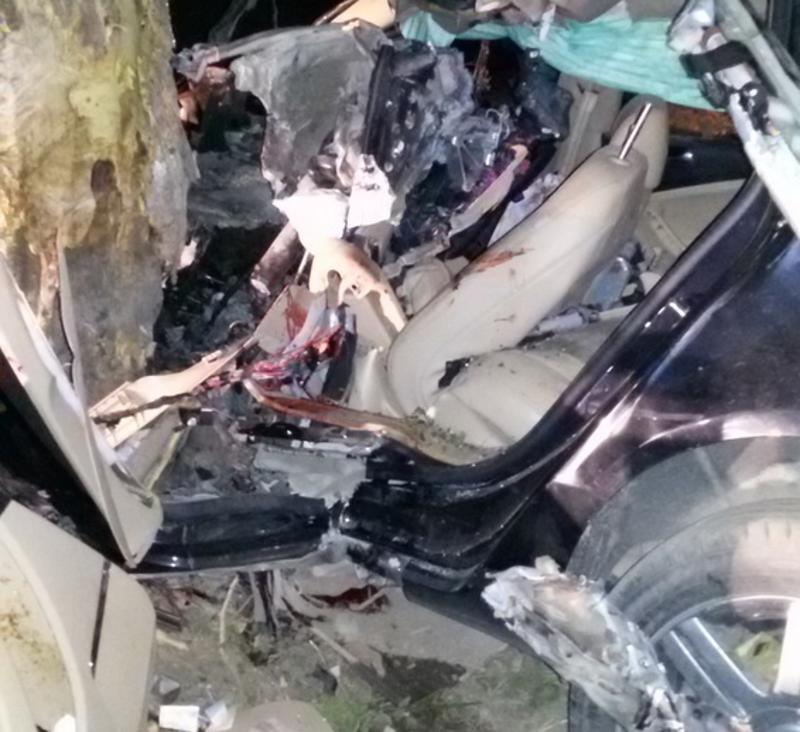 Смертельное ДТП на Закарпатье: двое погибших, авто сплющило в гармошку