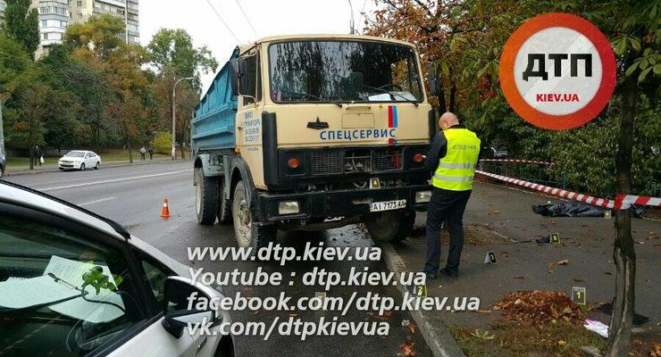 Смертельное ДТП в Киеве: МАЗ сбил сотрудника Нацбанка