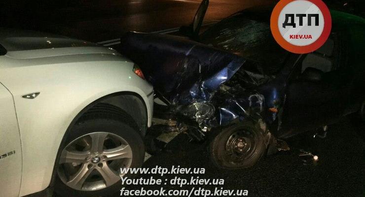 Масштабное ДТП под Киевом: пьяный водитель разбил два автомобиля