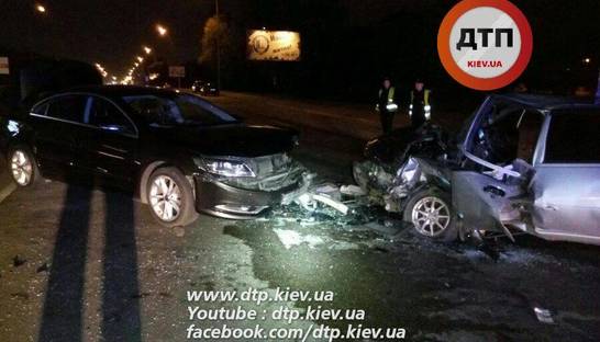 Пьяное ДТП в Киеве: водитель решил развернуться через двойную сплошную