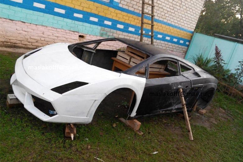 Белорусы в гараже создали копию кузова Lamborghini Gallardo