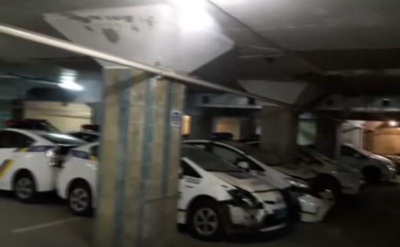 В Сети появилось видео с кладбища разбитых полицейских машин в Одессе