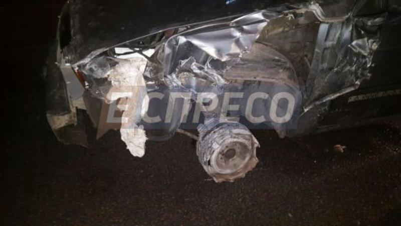 В Киеве пьяный водитель сбил женщину и пытался скрыться от полиции / espreso.tv