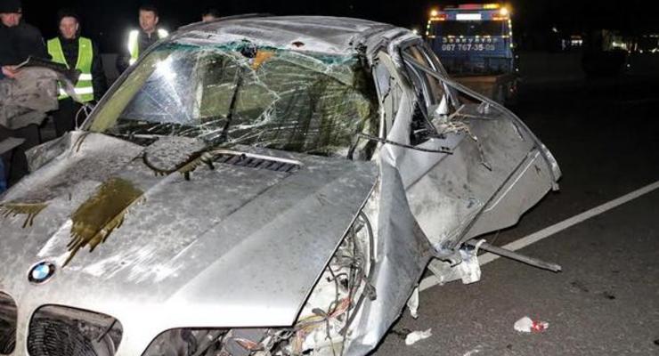 Смертельное ДТП под Киевом: от удара водитель BMW X5 вылетел через окно