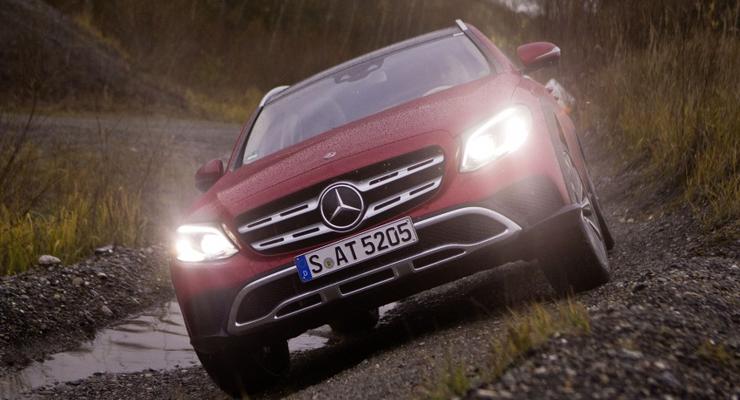 Mercedes протестировал свой новый универсал на бездорожье