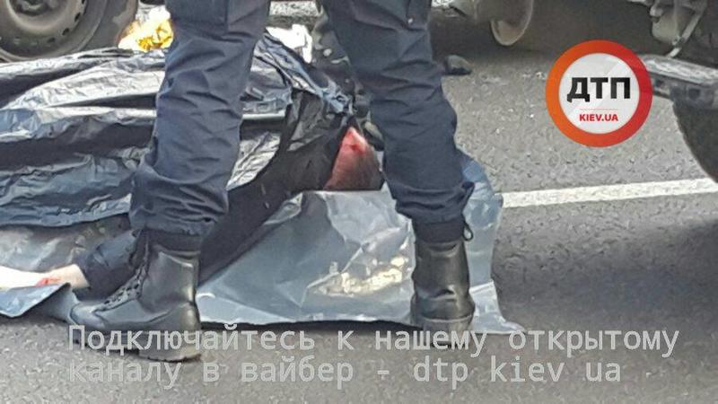 В Киеве пьяный студент КПИ бросился под колеса авто / dtp.kiev.ua