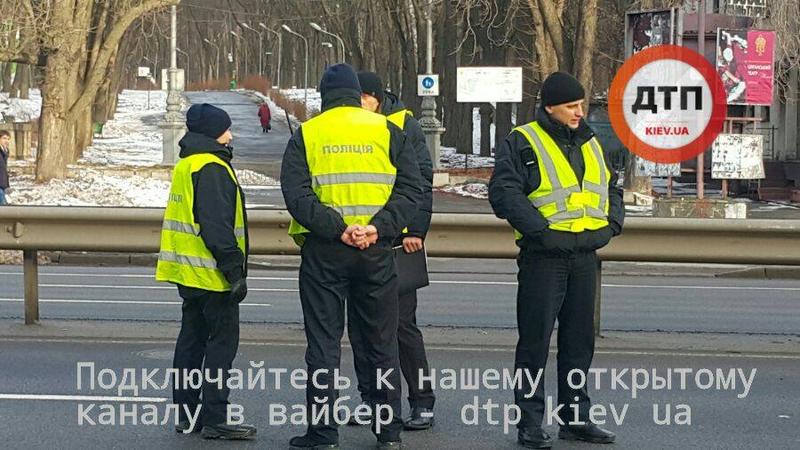 В Киеве пьяный студент КПИ бросился под колеса авто / dtp.kiev.ua
