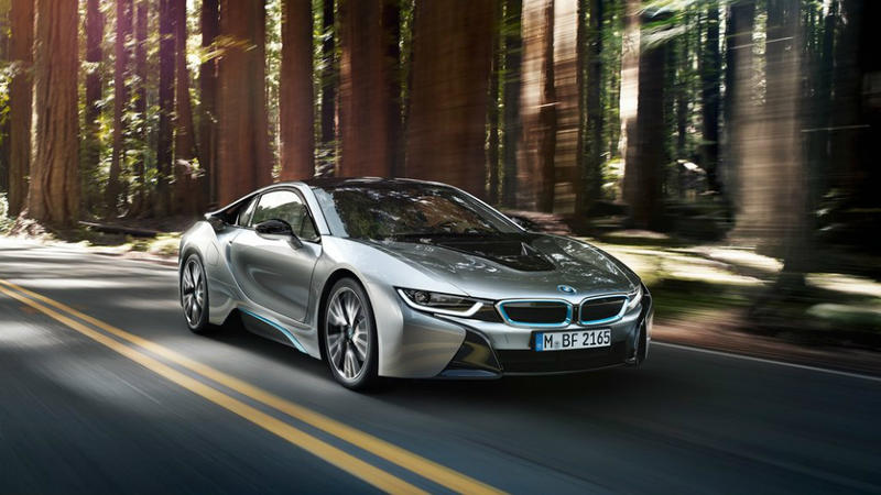 BMW сделает i8 мощнее и привлекательнее
