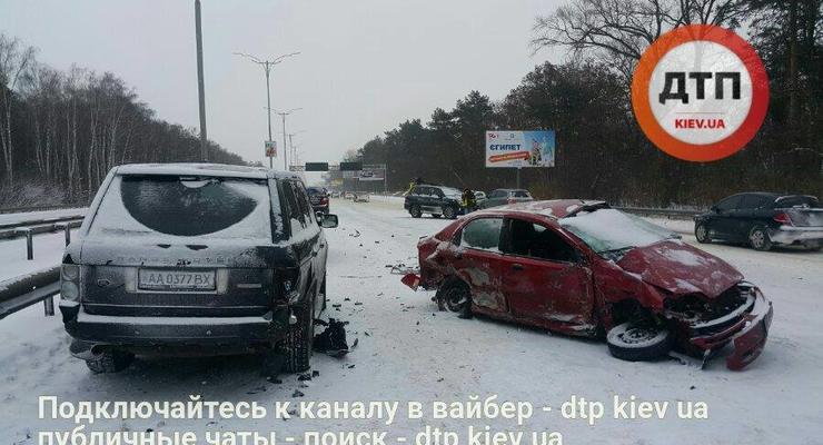 Масштабное ДТП на Бориспольской трассе: разбились 5 машин